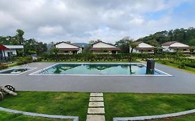 Hong Sau Resort - Luxury Nature Escape, Sakleshpur